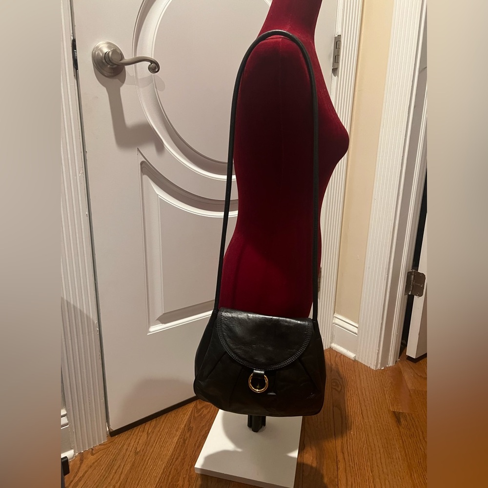 Vintage Loewe Black Leather Shoulder Bag with Embossed Anagram & Gold Ring - Picture 13 of 14